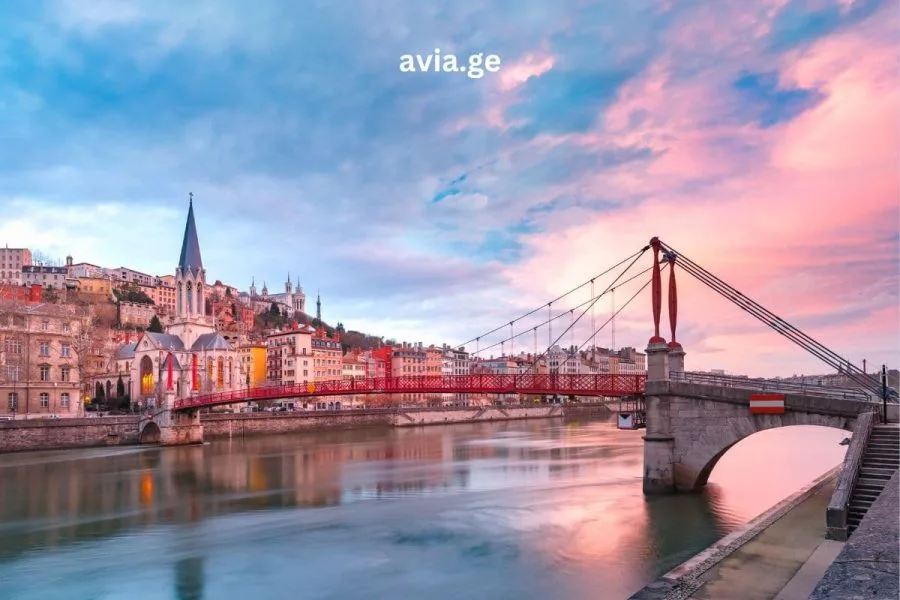 ლიონის ტური